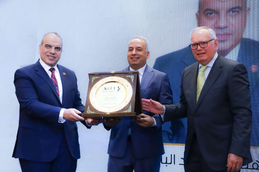 تقديرًا لدوره في تعزيز الاستثمار.. العرابي يكّرم الرئيس التنفيذي لاتحاد المستثمرين الأفرو- آسيوي.